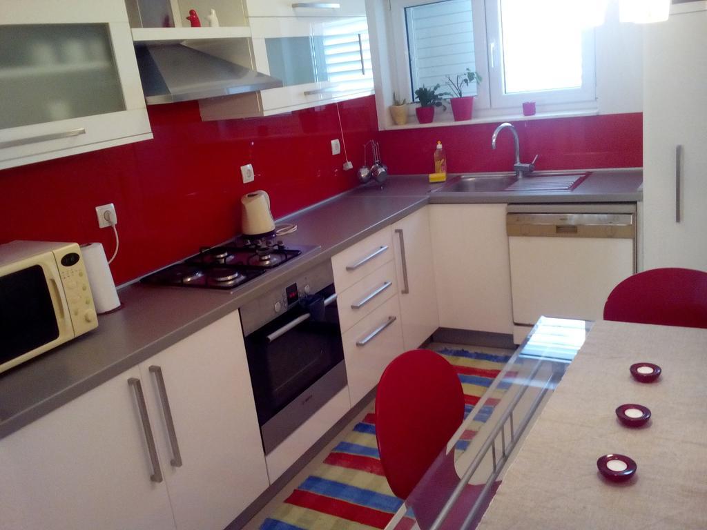 Apartment Petra Baska Voda Luaran gambar