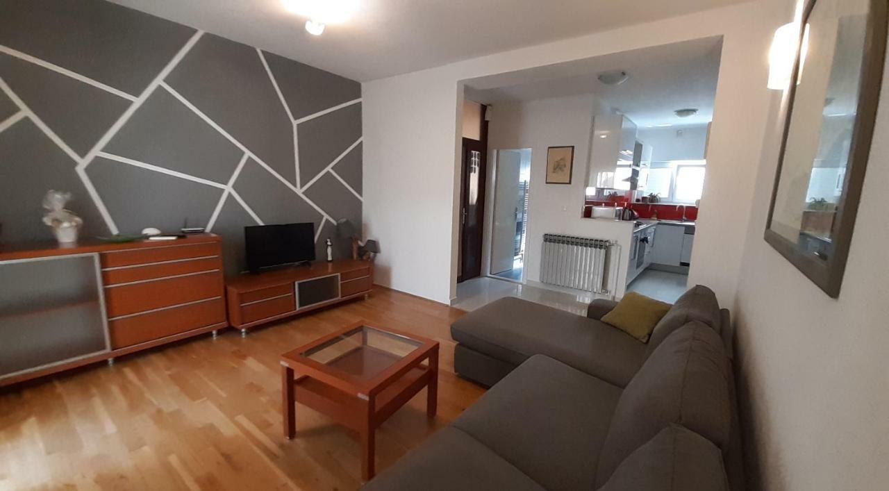 Apartment Petra Baska Voda Luaran gambar